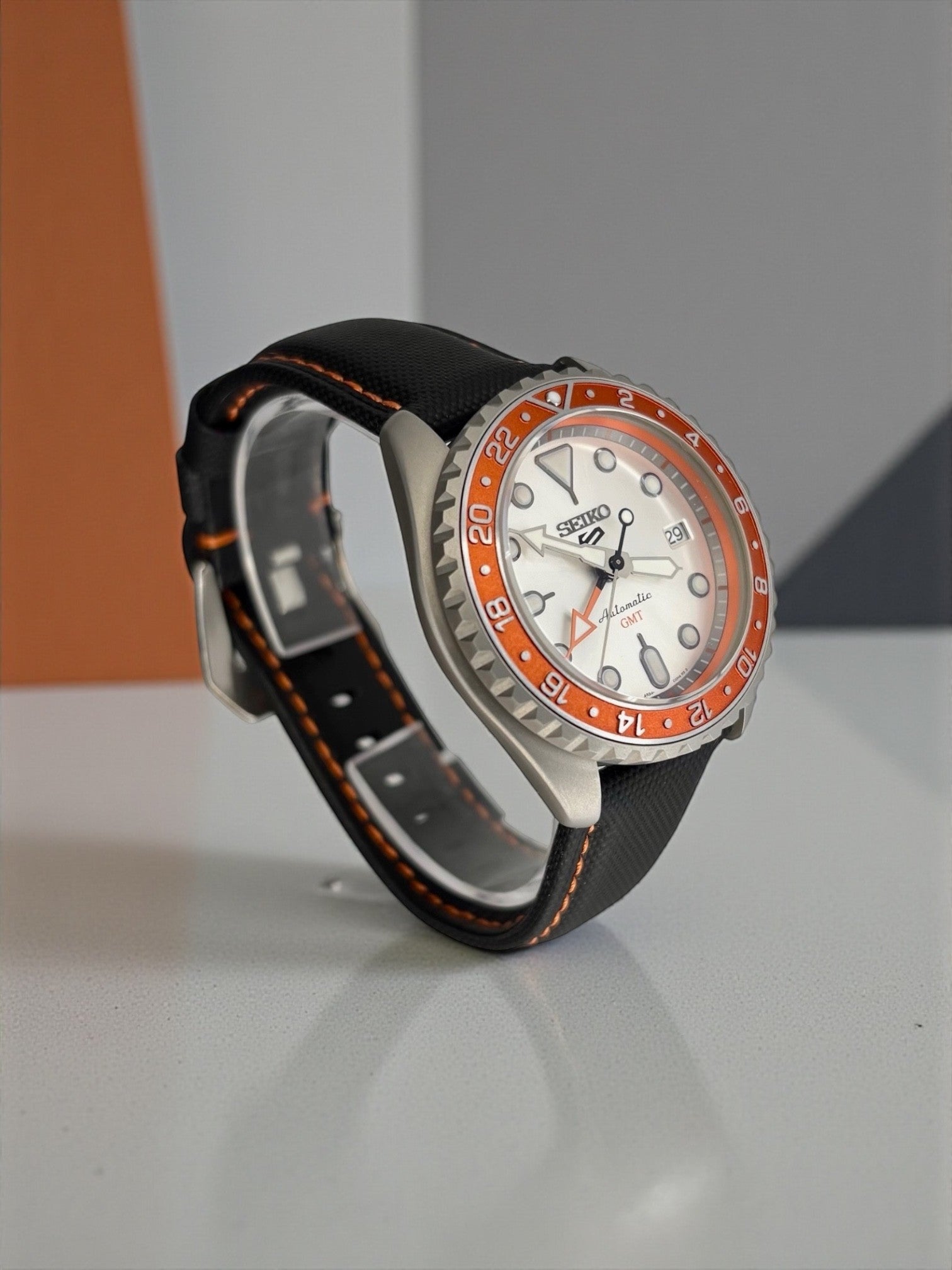 Seiko - GMT Exploreur - One Of One Modding by HORS SERIE