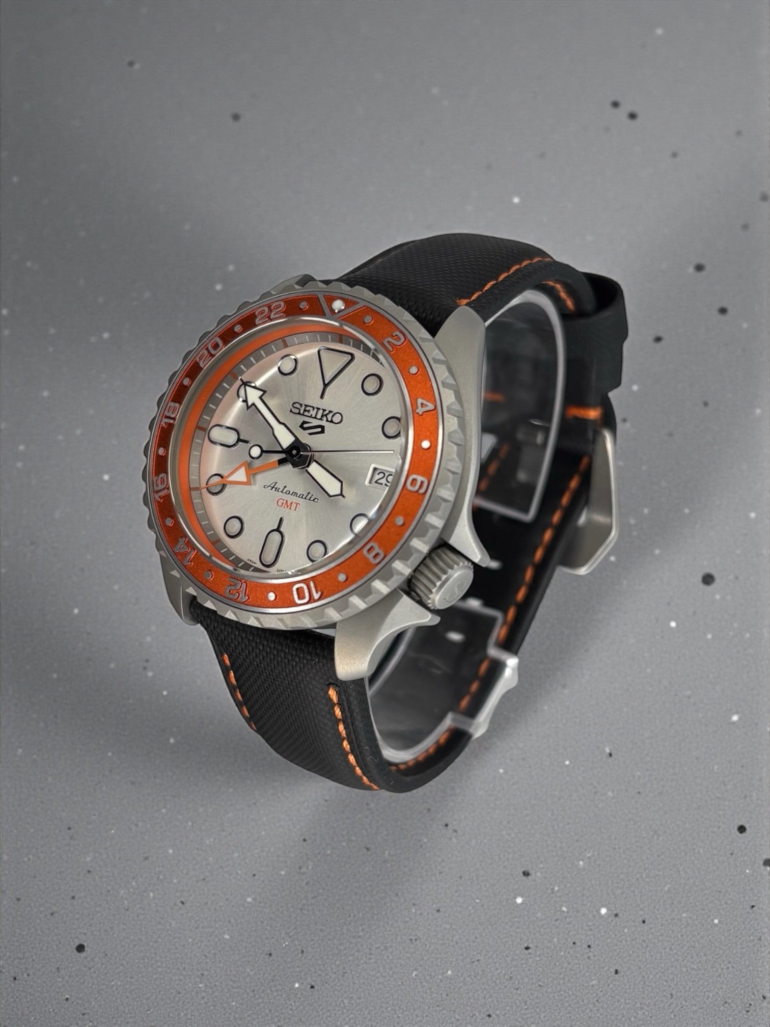 Seiko - GMT Exploreur - One Of One Modding by HORS SERIE
