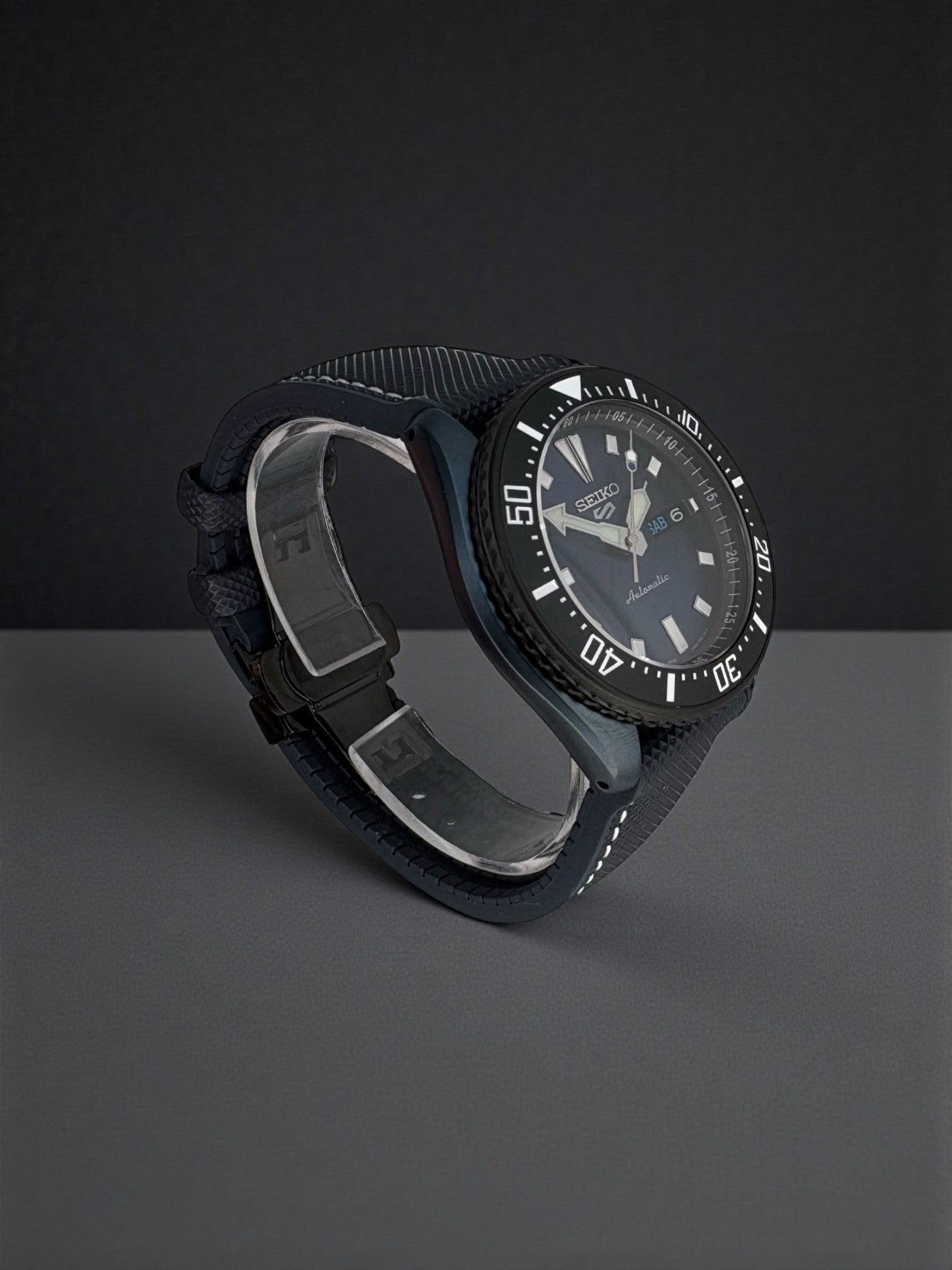 Seiko - Color Sport Bleu Marine - Modding by HORS SERIE